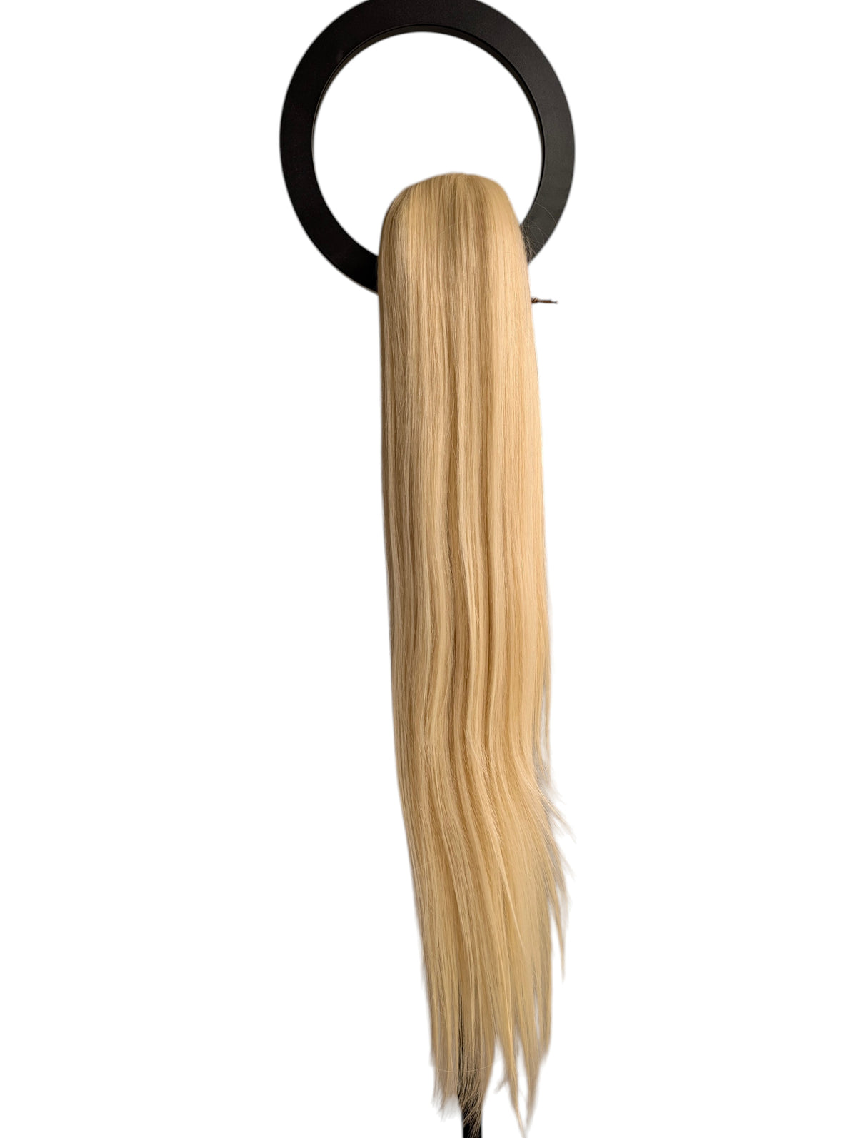 Prisegama plaukų uodega gelsvos spalvos 71 cm, 138 g. 613 nr. (Premium Futura pluoštas)