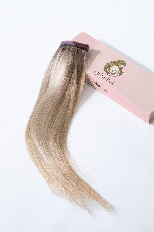 Prisegami natūralių plaukų tresai – šviesi blondinė su tamsesnėmis šaknimis (SR Air Blonde)